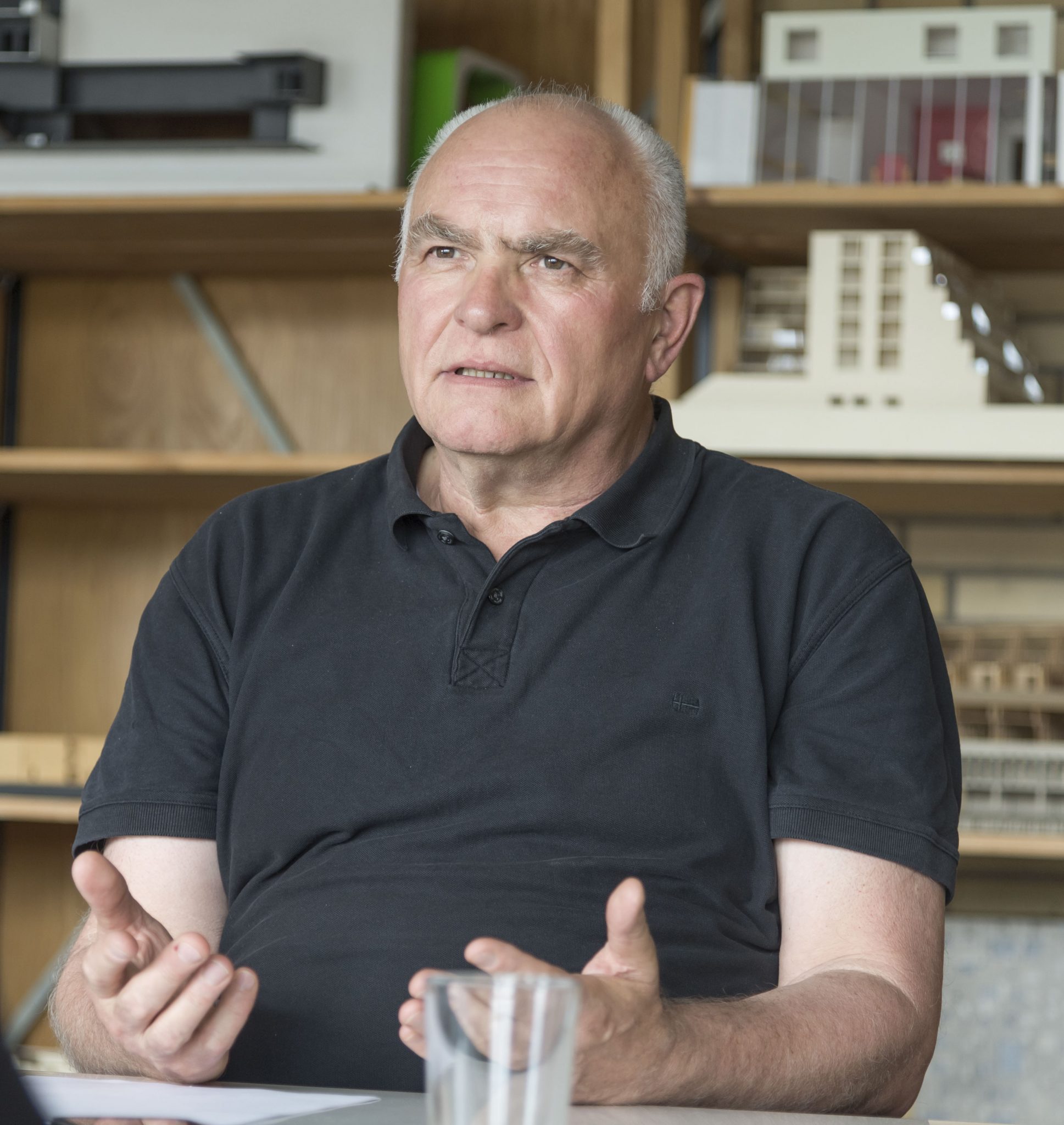 Dr Phil Gerd Kuhn Urbi et